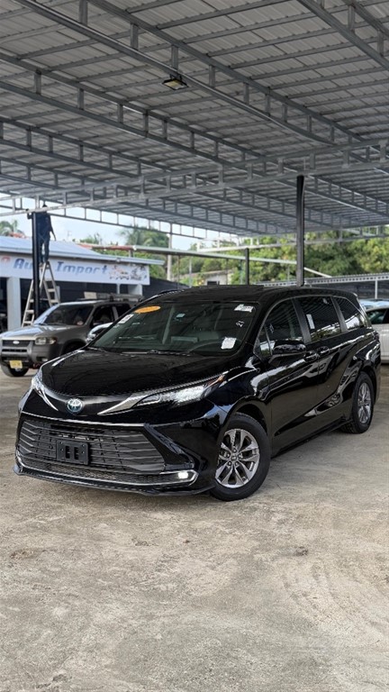 2022 Toyota Sienna XLE Premium