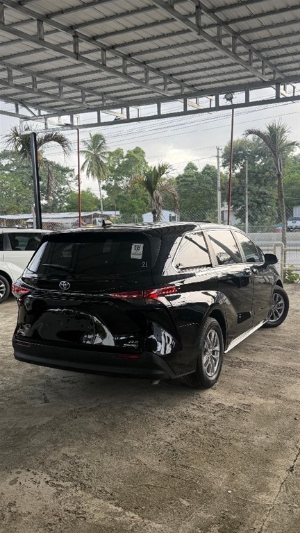2022 Toyota Sienna XLE Premium — foto 3 / 11