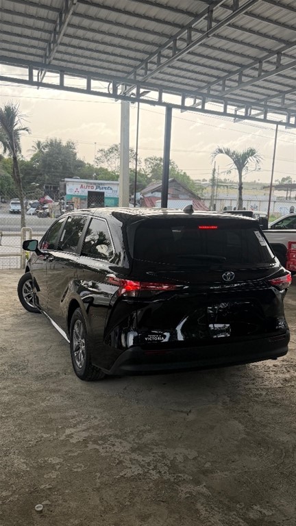2022 Toyota Sienna XLE Premium — foto 4 / 11