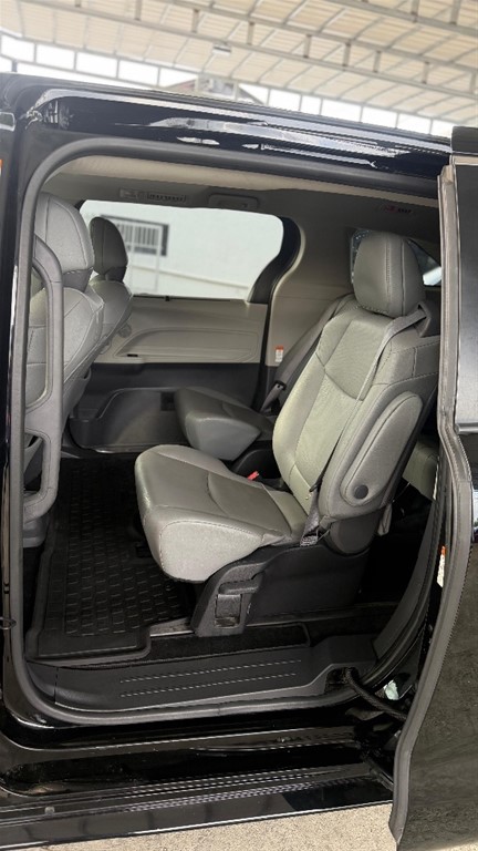 2022 Toyota Sienna XLE Premium — foto 5 / 11