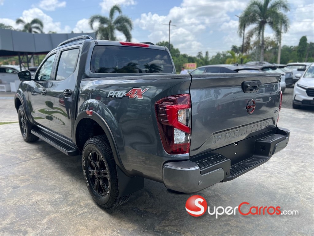 2027 Nissan Frontier Pro-4X — foto 3 / 8