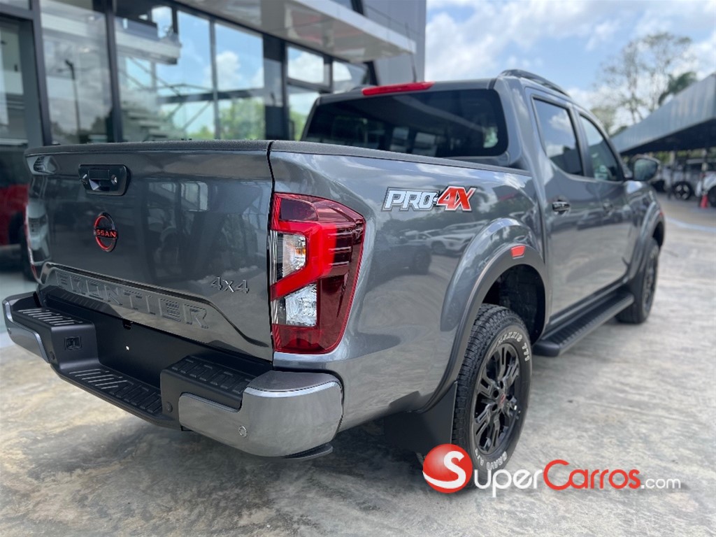 2027 Nissan Frontier Pro-4X — foto 4 / 8
