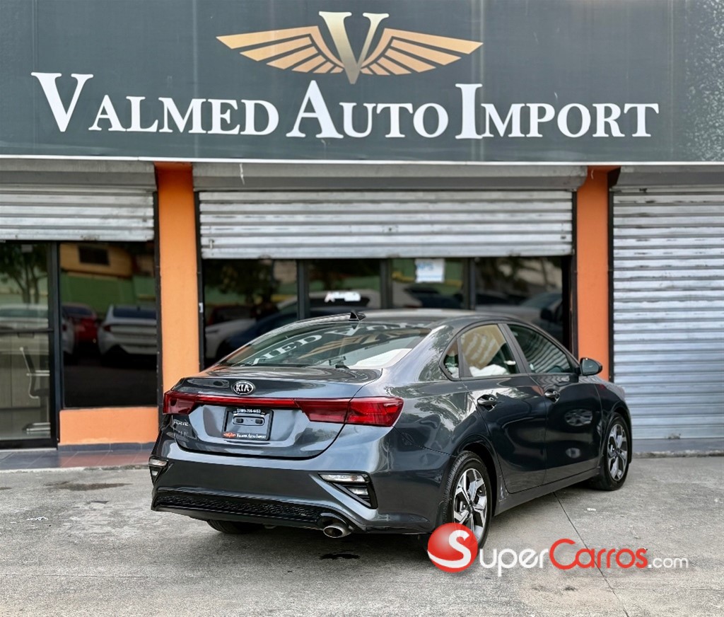 2021 Kia Forte LXS — foto 2 / 12