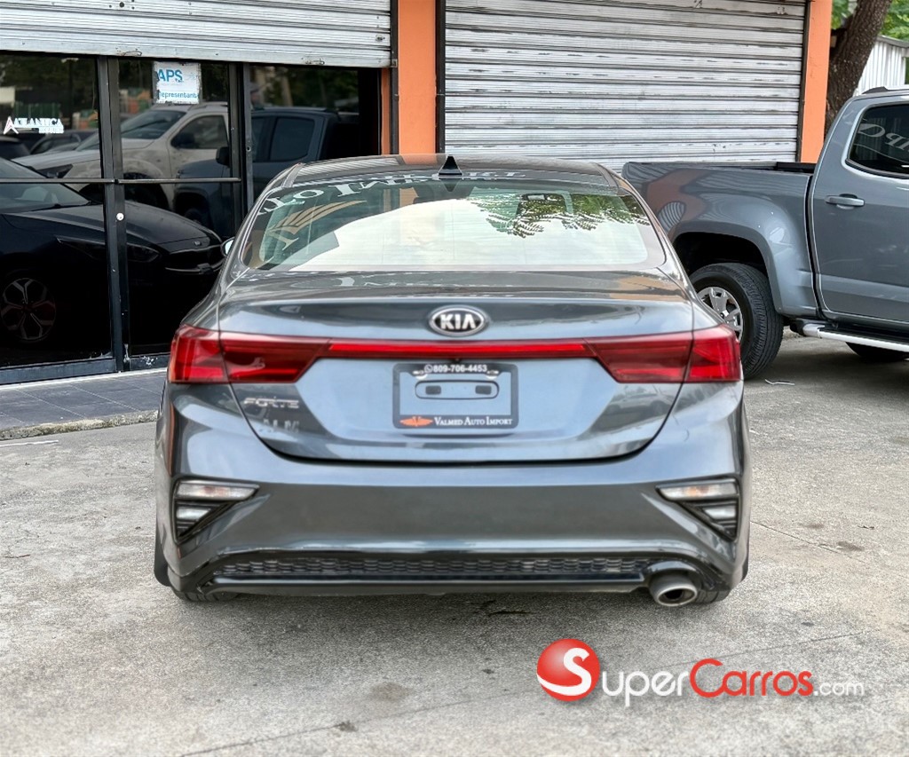 2021 Kia Forte LXS — foto 6 / 12