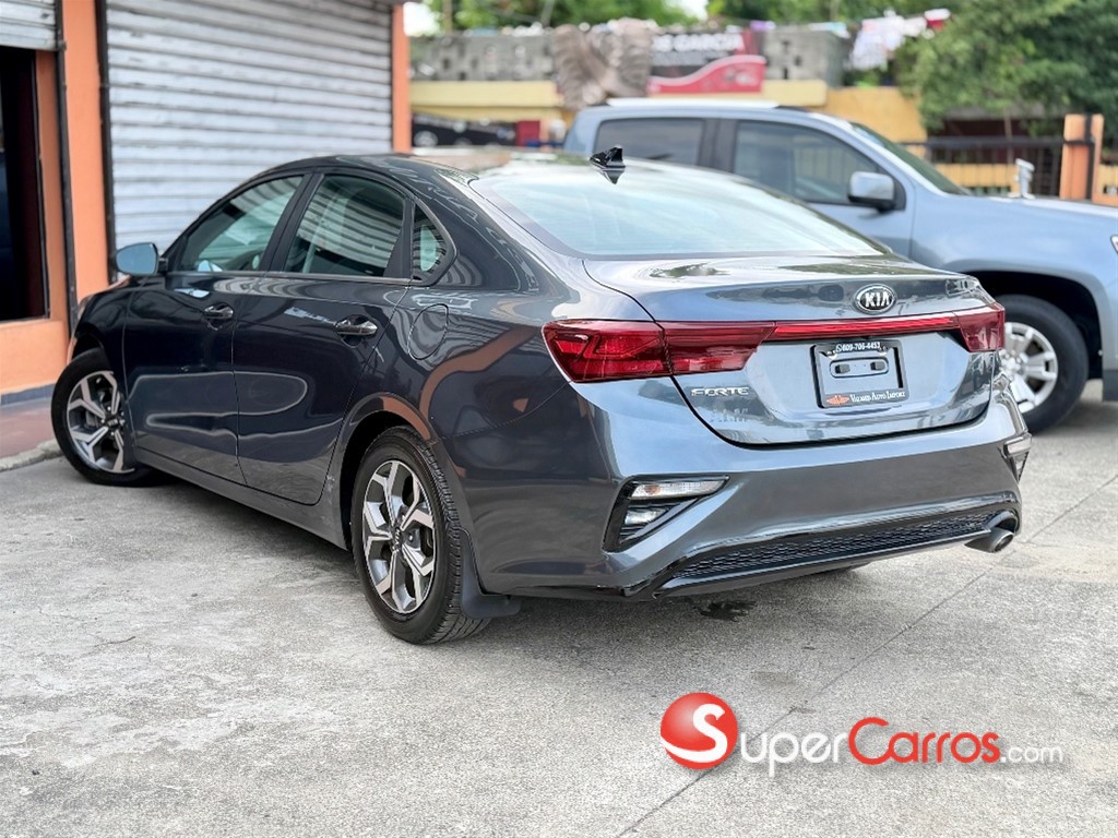 2021 Kia Forte LXS — foto 7 / 12