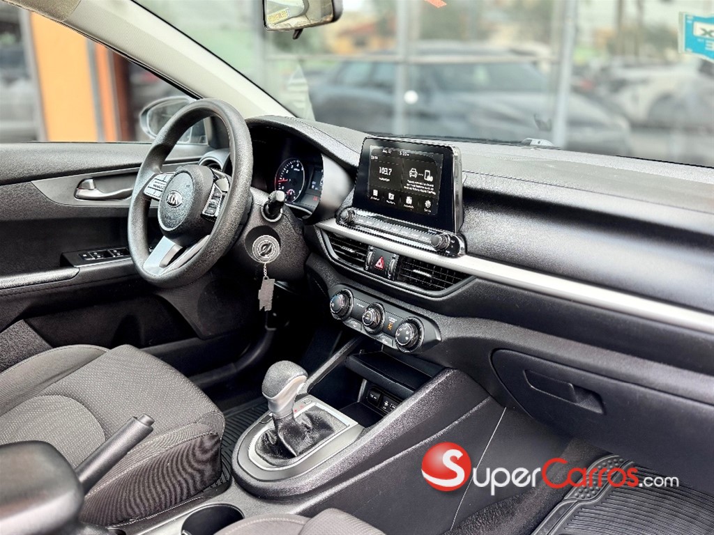2021 Kia Forte LXS — foto 10 / 12