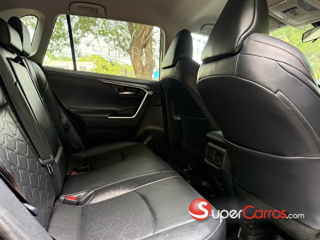 2020 Toyota RAV4 Adventure — foto 7 / 9