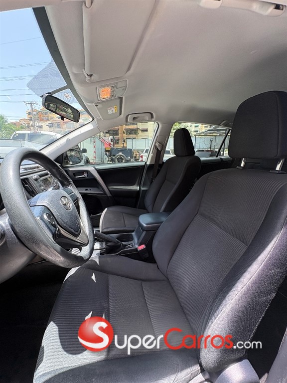 2015 Toyota RAV4 — foto 9 / 11