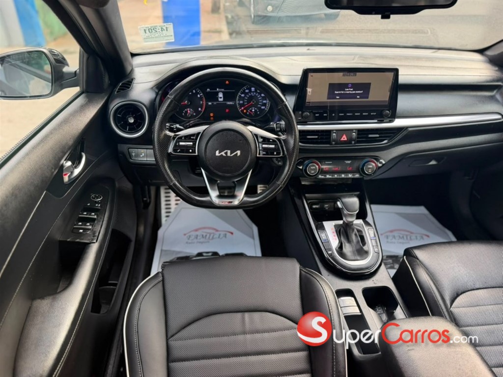 2022 Kia Forte GT Line — foto 9 / 11