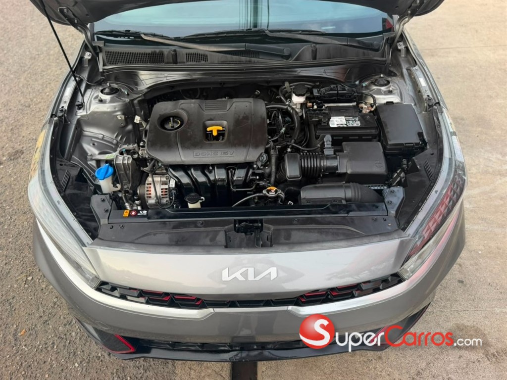 2022 Kia Forte GT Line — foto 10 / 11