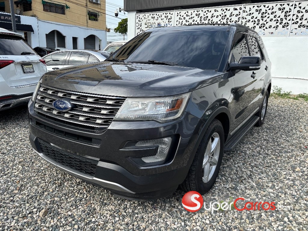 2017 Ford Explorer XLT ECOBOOST — foto 1 / 9
