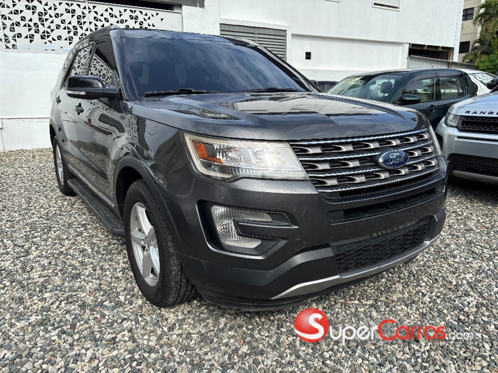 2017 Ford Explorer XLT ECOBOOST — foto 2 / 9