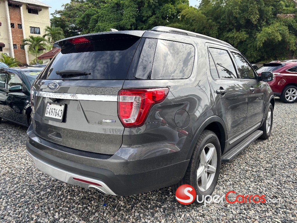 2017 Ford Explorer XLT ECOBOOST — foto 3 / 9