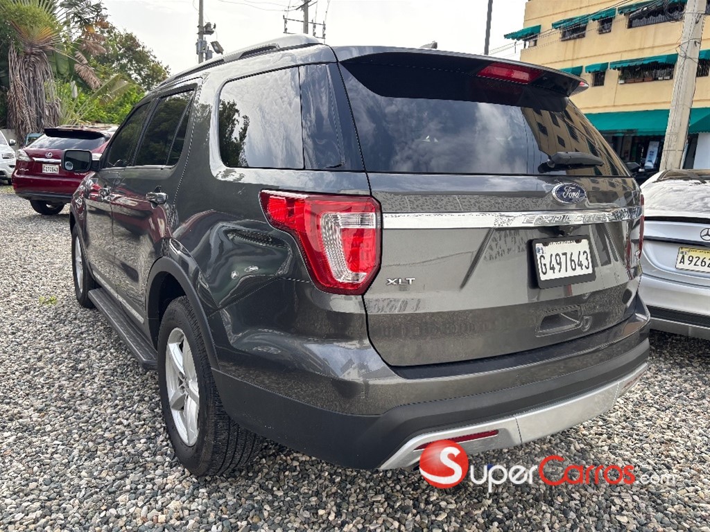 2017 Ford Explorer XLT ECOBOOST — foto 4 / 9