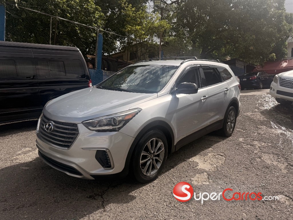 2017 Hyundai Santa Fe — foto 2 / 12