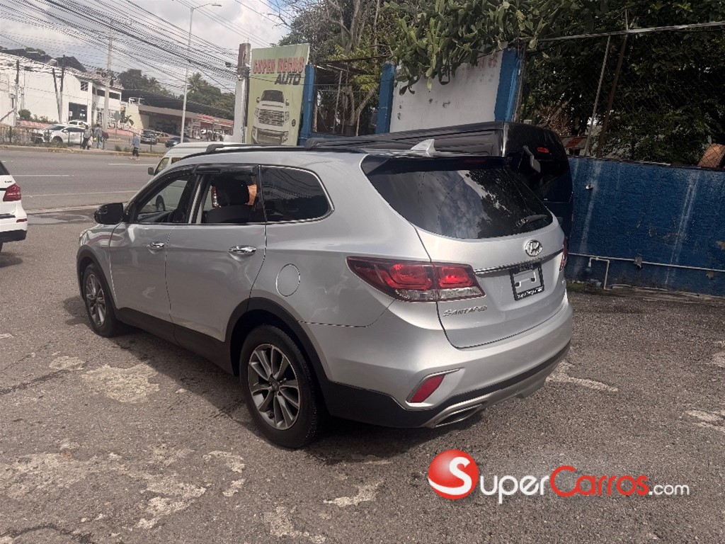 2017 Hyundai Santa Fe — foto 4 / 12