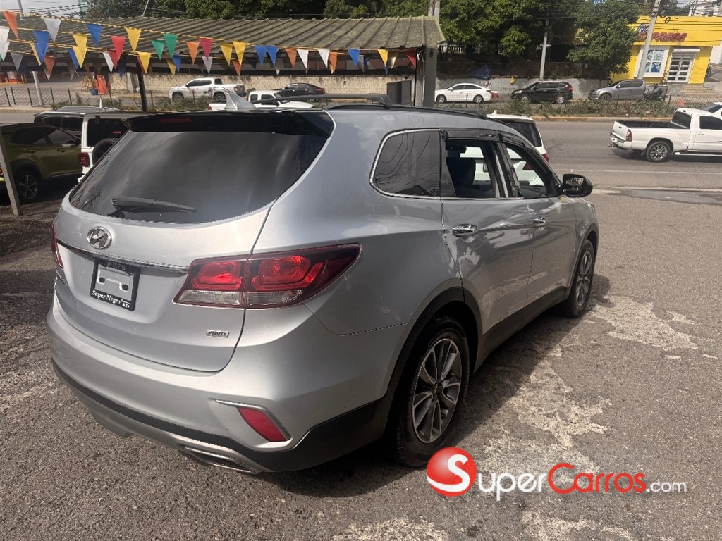 2017 Hyundai Santa Fe — foto 5 / 12