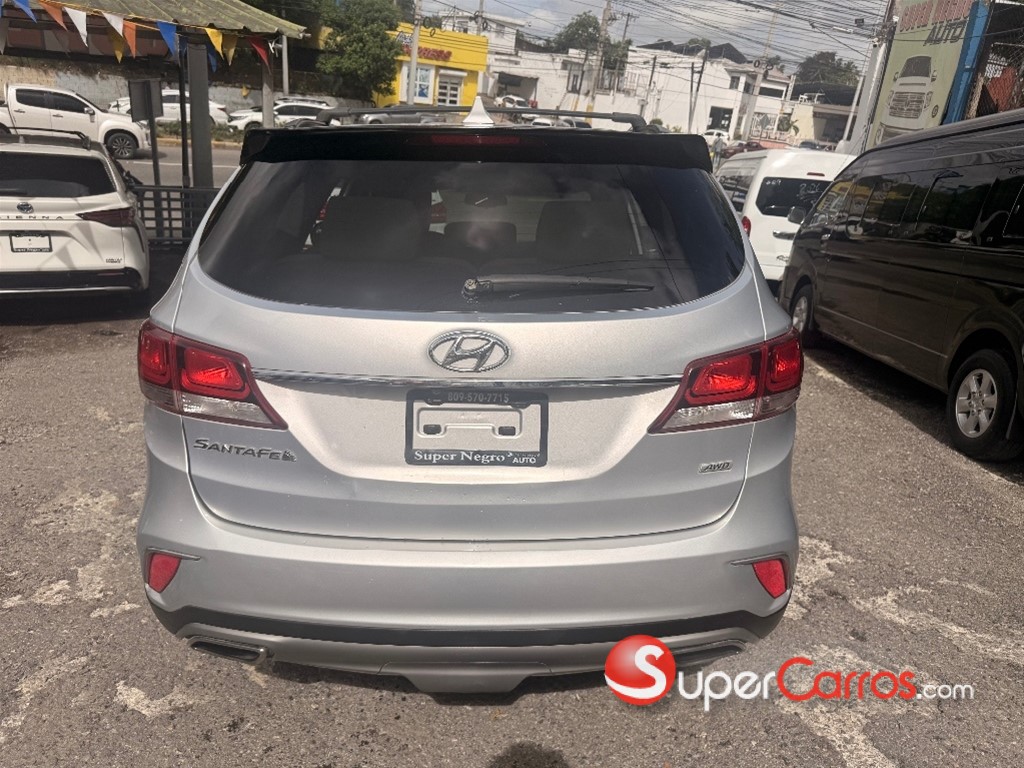 2017 Hyundai Santa Fe — foto 6 / 12