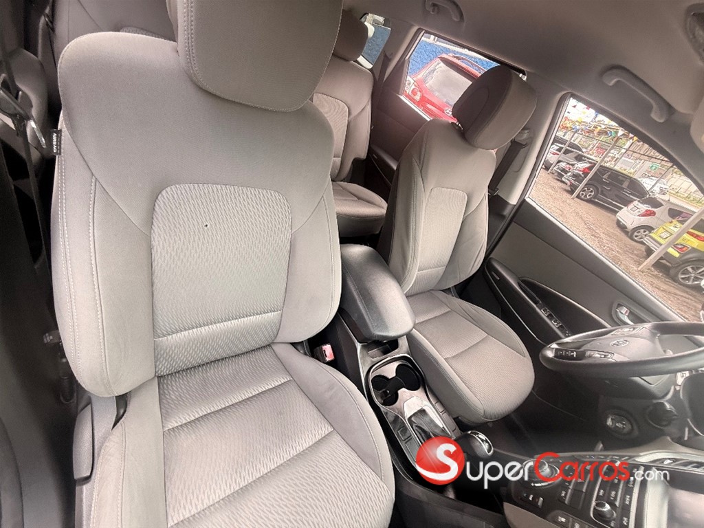 2017 Hyundai Santa Fe — foto 11 / 12