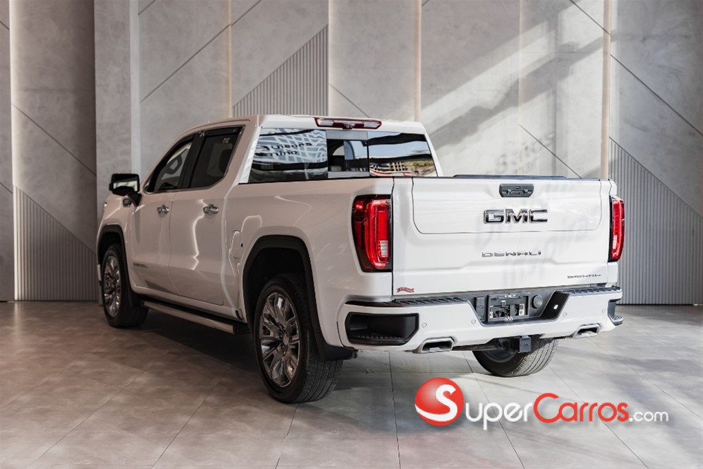 2023 GMC Denali — foto 9 / 12