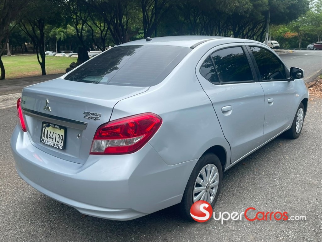 2017 Mitsubishi Motors Mirage G4 SE — foto 6 / 11