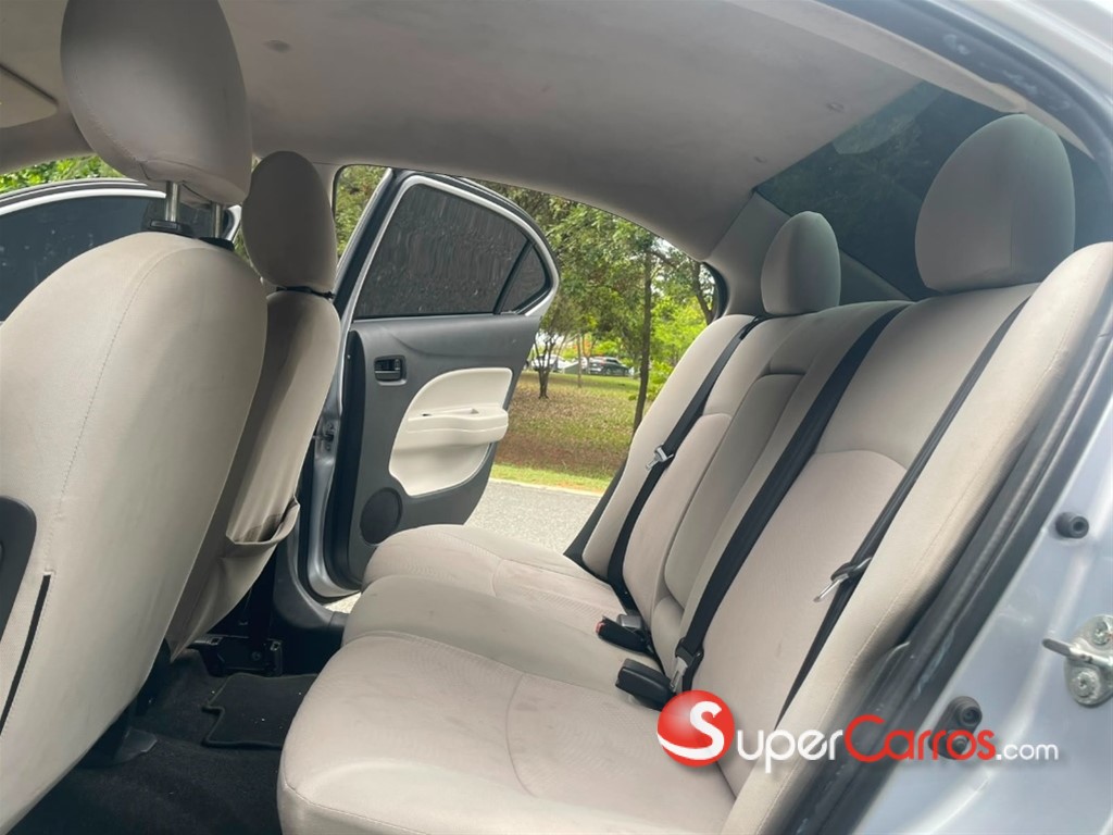 2017 Mitsubishi Motors Mirage G4 SE — foto 10 / 11