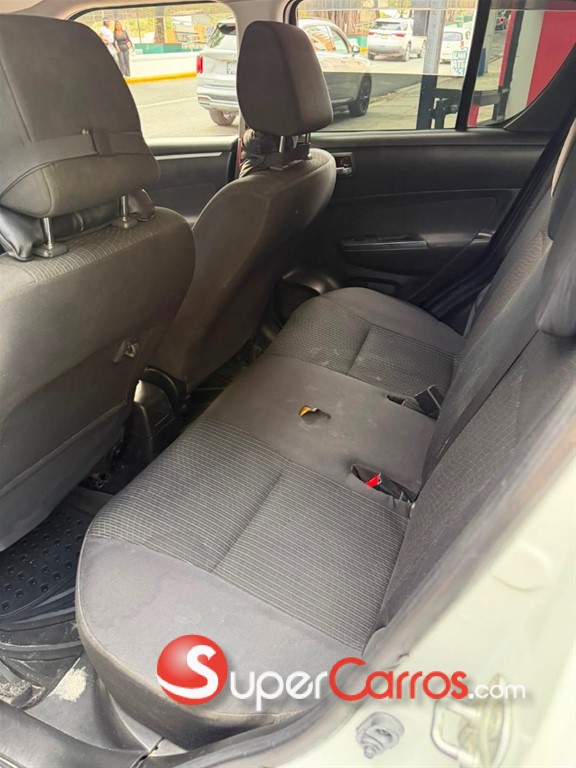 2015 Suzuki Swift — foto 6 / 8