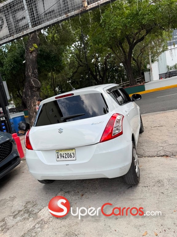 2015 Suzuki Swift — foto 7 / 8
