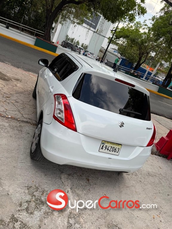 2015 Suzuki Swift — foto 8 / 8
