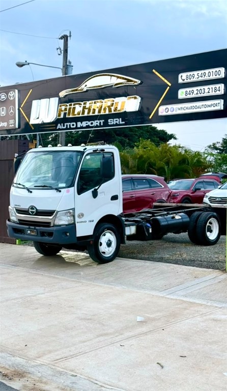 2020 Hino 195 — foto 3 / 9