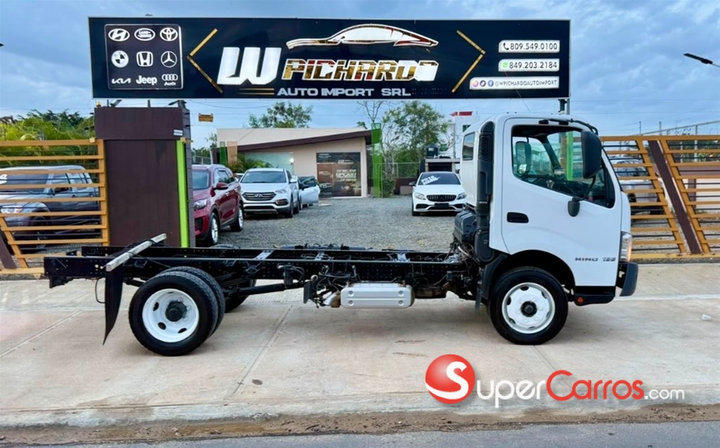 2020 Hino 195 — foto 4 / 9
