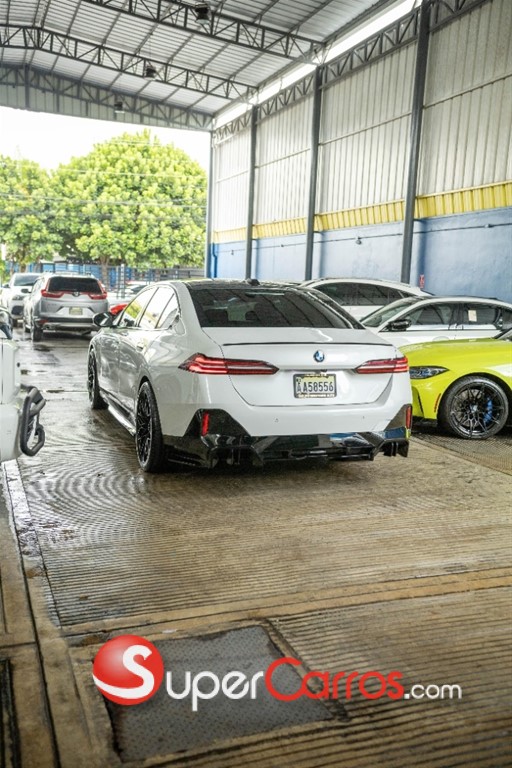 2024 BMW Serie 5 520i — foto 4 / 12