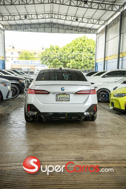 2024 BMW Serie 5 520i — foto 5 / 12