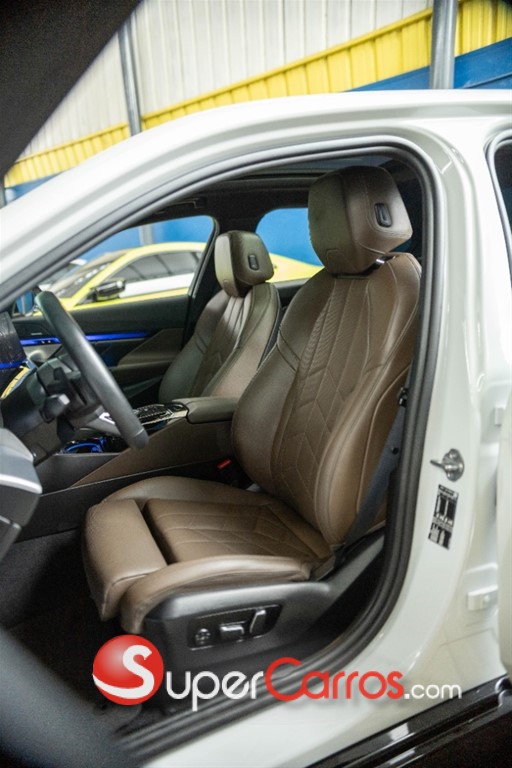 2024 BMW Serie 5 520i — foto 7 / 12