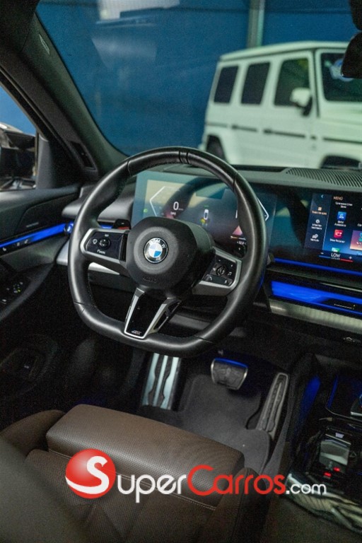 2024 BMW Serie 5 520i — foto 10 / 12