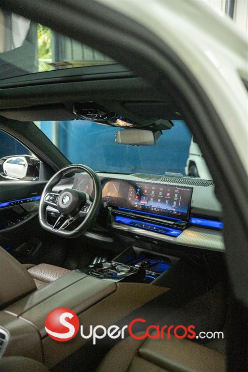 2024 BMW Serie 5 520i — foto 11 / 12