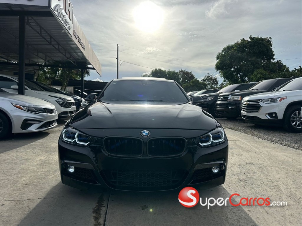 2018 BMW Serie 3 330i — foto 3 / 9