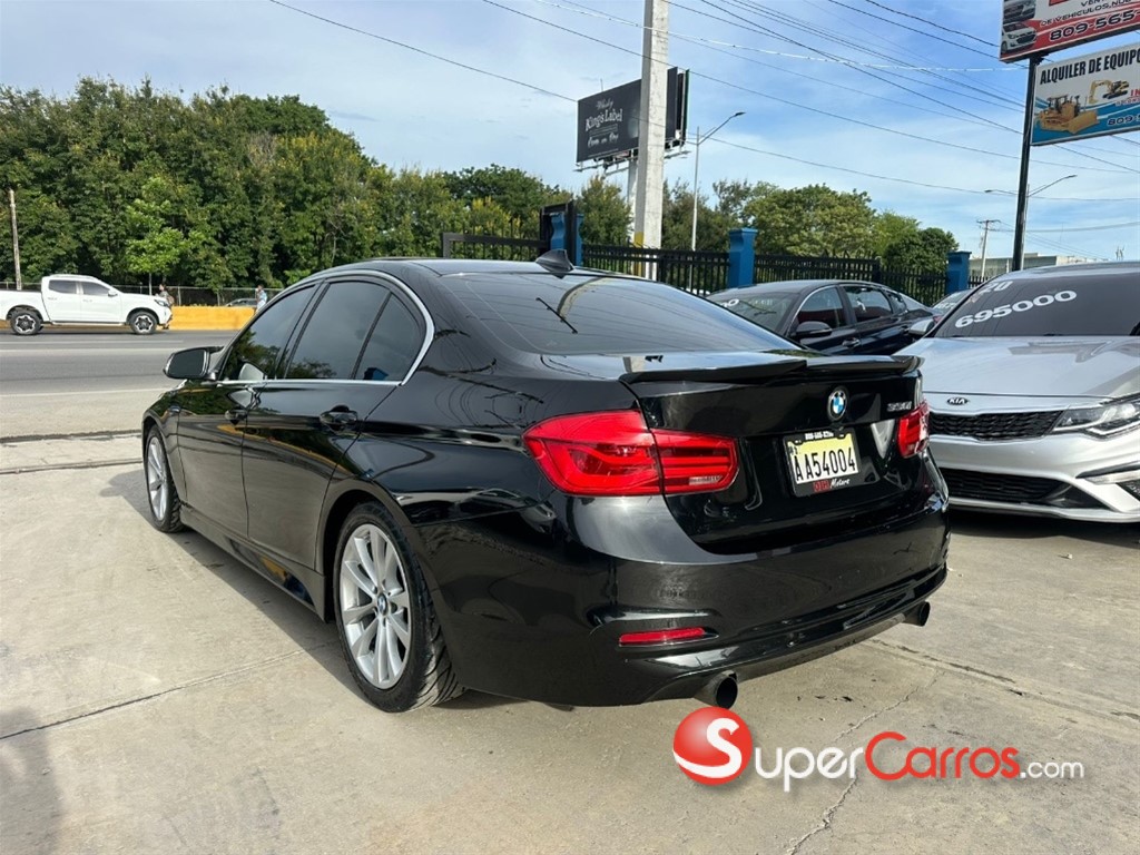 2018 BMW Serie 3 330i — foto 4 / 9