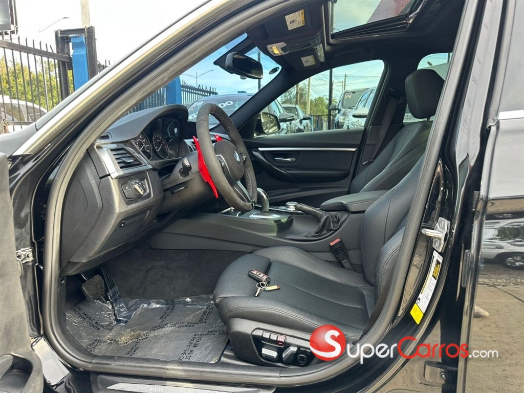 2018 BMW Serie 3 330i — foto 7 / 9