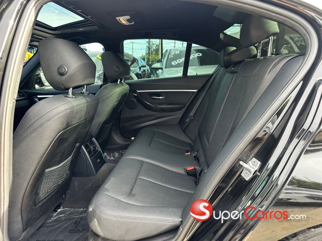 2018 BMW Serie 3 330i — foto 8 / 9