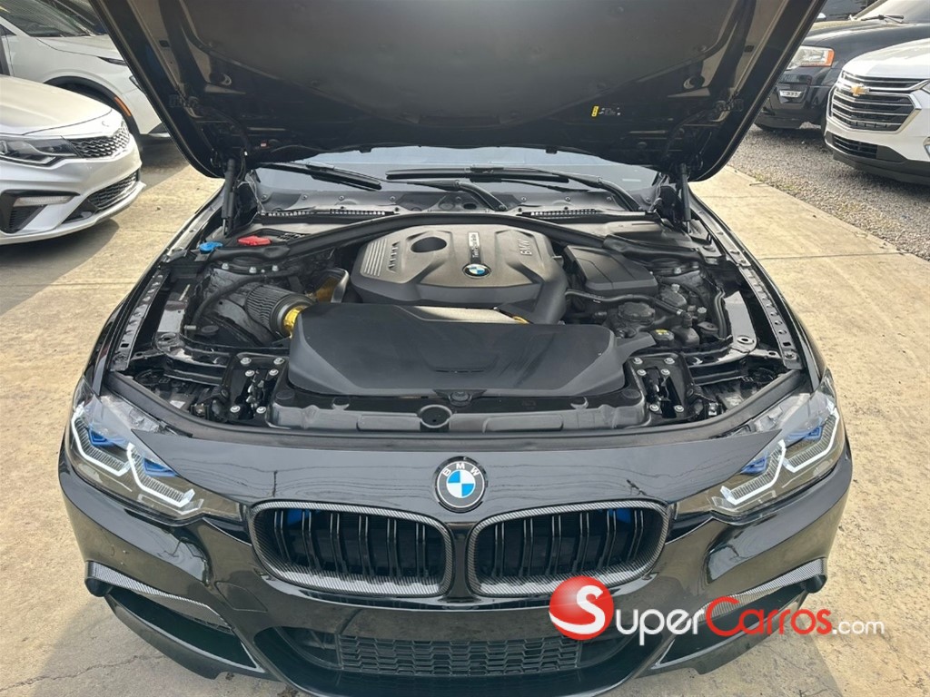 2018 BMW Serie 3 330i — foto 9 / 9
