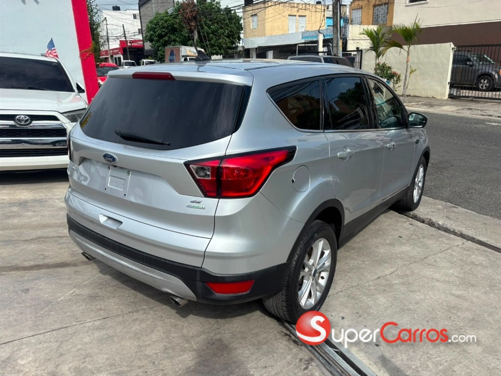 2019 Ford Escape SE — foto 3 / 9