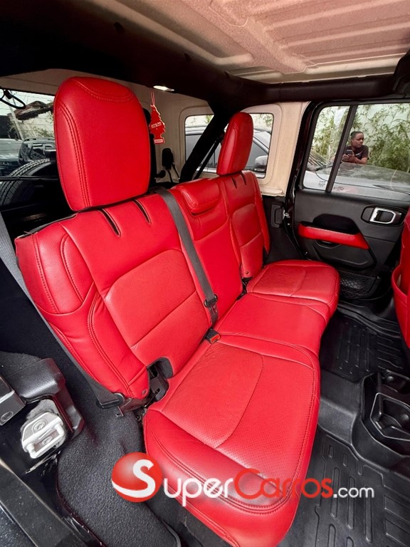 2019 Jeep Wrangler Sahara Unlimited — foto 2 / 9