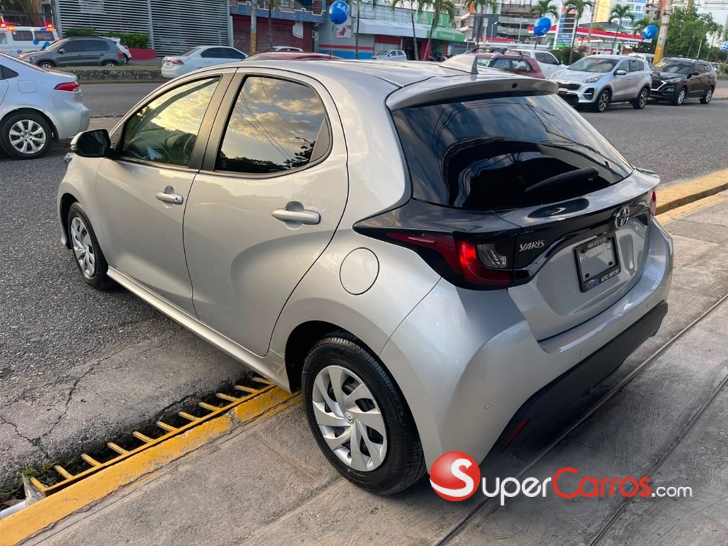 2020 Toyota Yaris Hatchback — foto 6 / 10