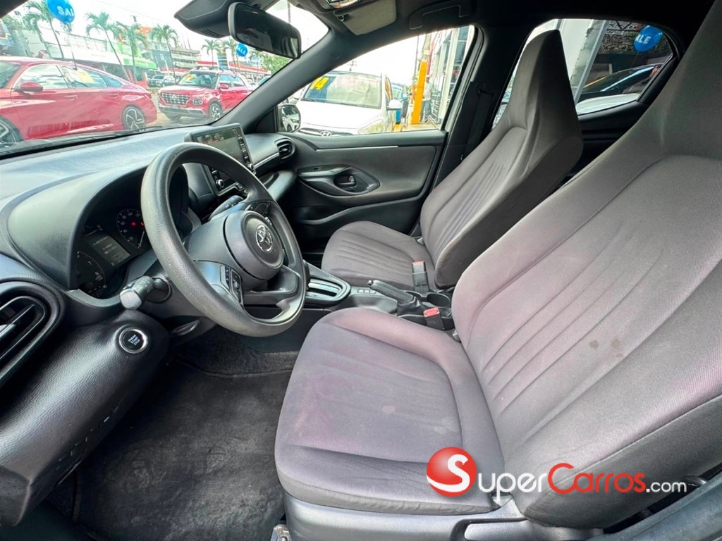 2020 Toyota Yaris Hatchback — foto 7 / 10