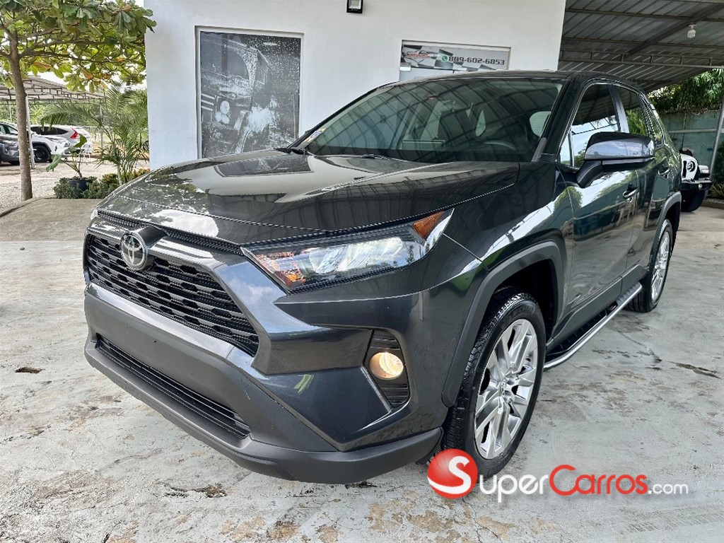 2022 Toyota RAV4 LE — foto 1 / 8