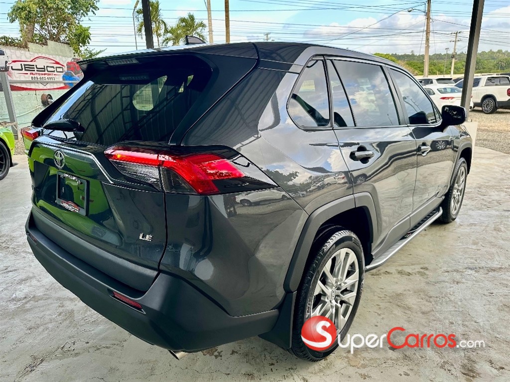 2022 Toyota RAV4 LE — foto 3 / 8