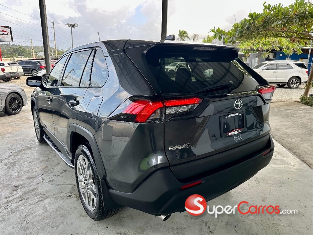 2022 Toyota RAV4 LE — foto 4 / 8