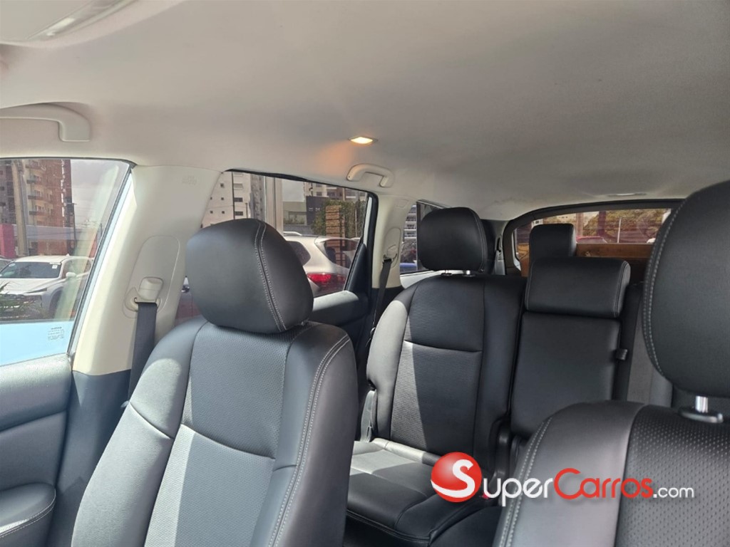 2016 Nissan Pathfinder — foto 8 / 10
