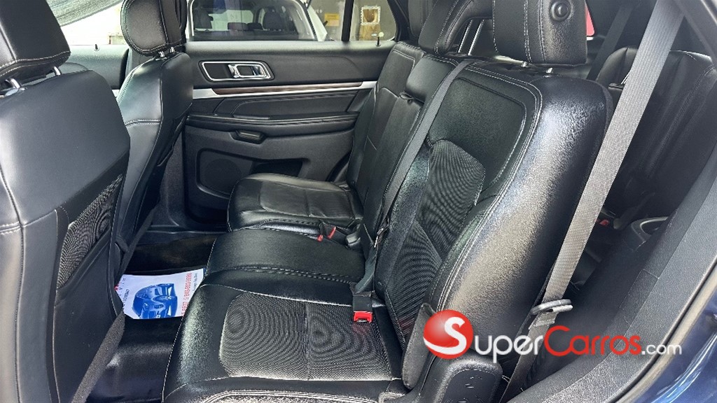 2016 Ford Explorer Limited — foto 8 / 12